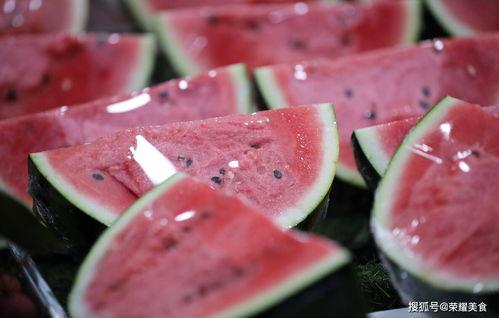 小暑人们吃瓜原因,揭秘人们吃瓜的习俗与原因