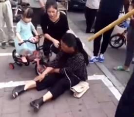 碰瓷吃瓜大哥视频,一场网络热传视频引发的全民热议